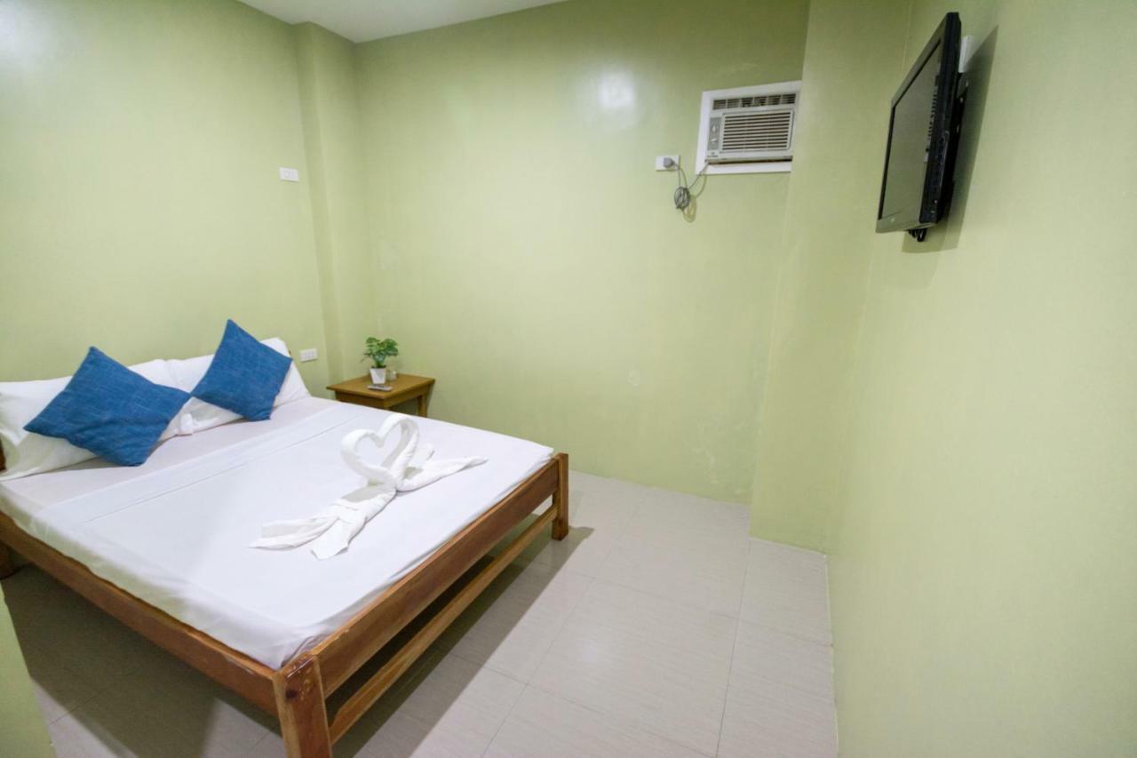 Boracay Backpackers *